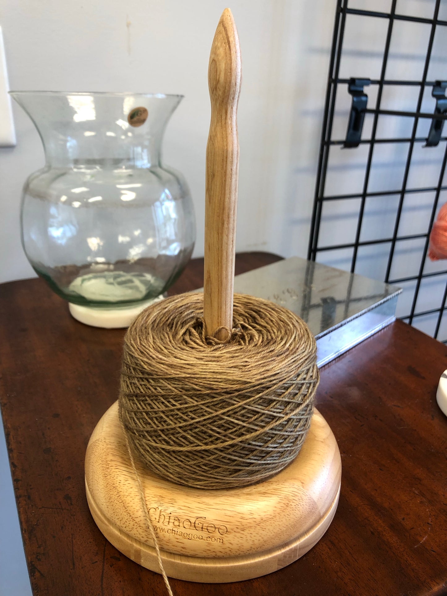 Wooden Yarn Butler by Chiaogoo